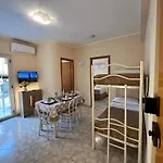 شقة L' Antico Scoglio Comfort Scalo - Fino A 11 Ospiti - Piscina - Navetta Aeroporto-stazione & Multi-destinazioni - A 300mt - Giardino E Zona Pranzo All'aperto - Wifi & Smarttv - Aria Condizionata