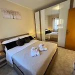 L' Antico Scoglio Comfort Scalo - Fino A 11 Ospiti - Piscina - Navetta Aeroporto-stazione & Multi-destinazioni - A 300mt - Giardino E Zona Pranzo All'aperto - Wifi & Smarttv - Aria Condizionata شقة نوشيرا تيرينيزي