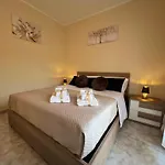 L' Antico Scoglio Comfort Scalo - 4,7 E 11 Ospiti - Navetta Aeroporto-stazione & Multi-destinazioni - Piscina - A 300mt - Giardino E Zona Pranzo All'aperto - Wifi & Smarttv - Aria Condizionata * Nocera Terinese
