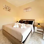 شقة L' Antico Scoglio Comfort Scalo - Fino A 11 Ospiti - Piscina - Navetta Aeroporto-stazione & Multi-destinazioni - A 300mt - Giardino E Zona Pranzo All'aperto - Wifi & Smarttv - Aria Condizionata *