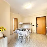 L' Antico Scoglio Comfort Scalo - Fino A 11 Ospiti - Piscina - Navetta Aeroporto-stazione & Multi-destinazioni - A 300mt - Giardino E Zona Pranzo All'aperto - Wifi & Smarttv - Aria Condizionata شقة
