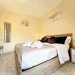 شقة L' Antico Scoglio Comfort Scalo - Fino A 11 Ospiti - Piscina - Navetta Aeroporto-stazione & Multi-destinazioni - A 300mt - Giardino E Zona Pranzo All'aperto - Wifi & Smarttv - Aria Condizionata *