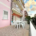 L' Antico Scoglio Comfort Scalo - Fino A 11 Ospiti - Piscina - Navetta Aeroporto-stazione & Multi-destinazioni - A 300mt - Giardino E Zona Pranzo All'aperto - Wifi & Smarttv - Aria Condizionata شقة *