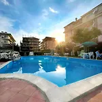 L' Antico Scoglio Comfort Scalo - Fino A 11 Ospiti - Piscina - Navetta Aeroporto-stazione & Multi-destinazioni - A 300mt - Giardino E Zona Pranzo All'aperto - Wifi & Smarttv - Aria Condizionata نوشيرا تيرينيزي