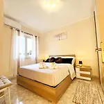 شقة L' Antico Scoglio Comfort Scalo - Fino A 11 Ospiti - Piscina - Navetta Aeroporto-stazione & Multi-destinazioni - A 300mt - Giardino E Zona Pranzo All'aperto - Wifi & Smarttv - Aria Condizionata