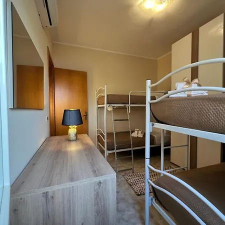 L' Antico Scoglio Comfort Nocera Terinese Scalo - 4,7 E 11 Ospiti - Navetta Aeroporto-stazione & Multi-destinazioni - Piscina - A 300mt - Giardino E Zona Pranzo All'aperto - Wifi & Smarttv - Aria Condizionata * Fronte Aguglieri