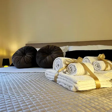 Διαμέρισμα L' Antico Scoglio - Ricchi Di Comfort In Centro A Nocera Terinese - 4,7 E 11 Ospiti - Piscina - A 5' - Giardino E Zona Pranzo All'aperto - Wifi & Smarttv - Aria Condizionata *