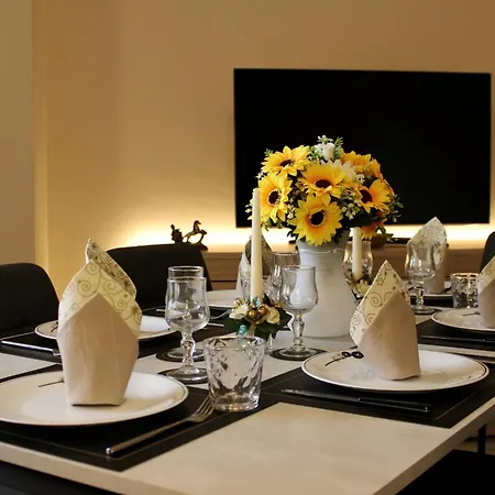 L' Antico Scoglio - Ricchi Di Comfort In Centro A Nocera Terinese - 4,7 E 11 Ospiti - Piscina - A 5' - Giardino E Zona Pranzo All'aperto - Wifi & Smarttv - Aria Condizionata Διαμέρισμα Fronte Aguglieri