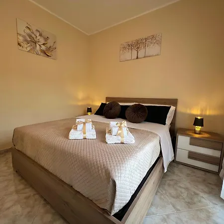 L' Antico Scoglio Comfort Nocera Terinese Scalo - 4,7 E 11 Ospiti - Navetta Aeroporto-stazione & Multi-destinazioni - Piscina - A 300mt - Giardino E Zona Pranzo All'aperto - Wifi & Smarttv - Aria Condizionata * Fronte Aguglieri