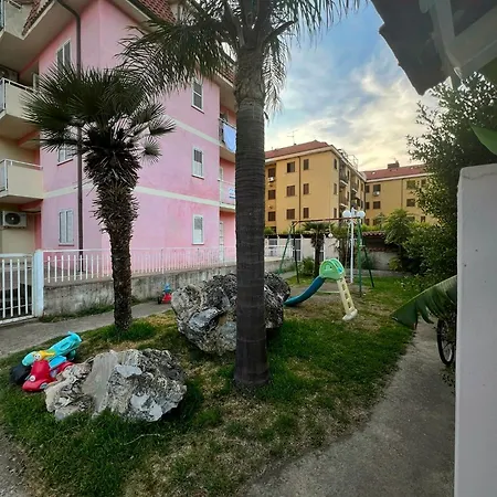 L' Antico Scoglio - Ricchi Di Comfort In Centro A Nocera Terinese - 4,7 E 11 Ospiti - Piscina - A 5' - Giardino E Zona Pranzo All'aperto - Wifi & Smarttv - Aria Condizionata Διαμέρισμα Fronte Aguglieri