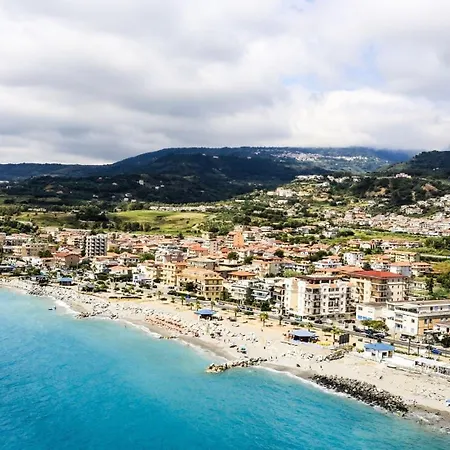 L' Antico Scoglio - Comfort Nocera Terinese Scalo - 4,7 E 11 Ospiti - Piscina - A 300mt - Giardino E Zona Pranzo All'aperto - Wifi&smarttv - Aria Condizionata Appartamento