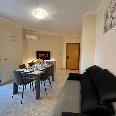 L' Antico Scoglio Comfort Scalo - 4,7 E 11 Ospiti - Navetta Aeroporto-stazione & Multi-destinazioni - Piscina - A 300mt - Giardino E Zona Pranzo All'aperto - Wifi & Smarttv - Aria Condizionata *