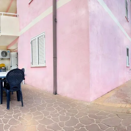 L' Antico Scoglio Comfort Scalo - Fino A 11 Ospiti - Piscina - Navetta Aeroporto-stazione & Multi-destinazioni - A 300mt - Giardino E Zona Pranzo All'aperto - Wifi & Smarttv - Aria Condizionata * Nocera Terinese