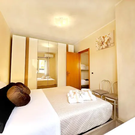 L' Antico Scoglio Comfort Scalo - Fino A 11 Ospiti - Piscina - Navetta Aeroporto-stazione & Multi-destinazioni - A 300mt - Giardino E Zona Pranzo All'aperto - Wifi & Smarttv - Aria Condizionata