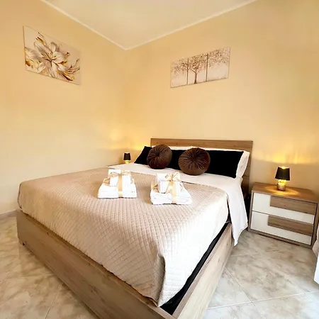 דירה L' Antico Scoglio Comfort Scalo - Fino A 11 Ospiti - Piscina - Navetta Aeroporto-stazione & Multi-destinazioni - A 300mt - Giardino E Zona Pranzo All'aperto - Wifi & Smarttv - Aria Condizionata *