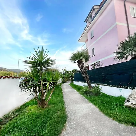 L' Antico Scoglio Comfort Scalo - Fino A 11 Ospiti - Piscina - Navetta Aeroporto-stazione & Multi-destinazioni - A 300mt - Giardino E Zona Pranzo All'aperto - Wifi & Smarttv - Aria Condizionata Apartment