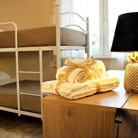 L' Antico Scoglio Comfort Scalo - Fino A 11 Ospiti - Piscina - Navetta Aeroporto-stazione & Multi-destinazioni - A 300mt - Giardino E Zona Pranzo All'aperto - Wifi & Smarttv - Aria Condizionata