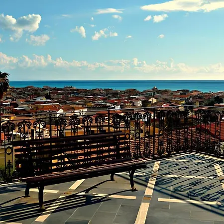 L' Antico Scoglio Comfort Scalo - Fino A 11 Ospiti - Piscina - Navetta Aeroporto-stazione & Multi-destinazioni - A 300mt - Giardino E Zona Pranzo All'aperto - Wifi & Smarttv - Aria Condizionata Nocera Terinese