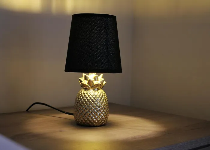 L' Antico Scoglio Comfort Scalo - 4,7 E 11 Ospiti - Navetta Aeroporto-stazione & Multi-destinazioni - Piscina - A 300mt - Giardino E Zona Pranzo All'aperto - Wifi & Smarttv - Aria Condizionata דירה