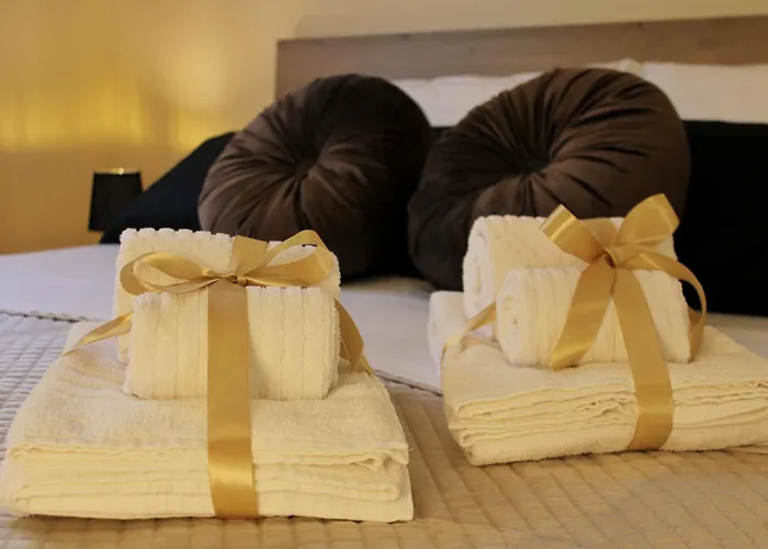 Apartamento L' Antico Scoglio Comfort Scalo - 4,7 E 11 Ospiti - Navetta Aeroporto-stazione & Multi-destinazioni - Piscina - A 300mt - Giardino E Zona Pranzo All'aperto - Wifi & Smarttv - Aria Condizionata *