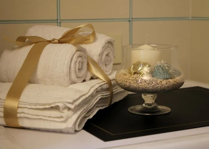 L' Antico Scoglio Comfort Scalo - 4,7 E 11 Ospiti - Navetta Aeroporto-stazione & Multi-destinazioni - Piscina - A 300mt - Giardino E Zona Pranzo All'aperto - Wifi & Smarttv - Aria Condizionata