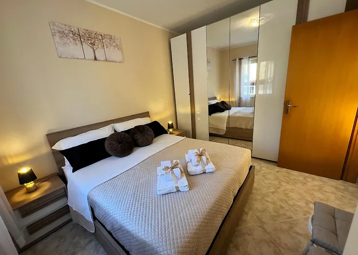 L' Antico Scoglio Comfort Scalo - 4,7 E 11 Ospiti - Navetta Aeroporto-stazione & Multi-destinazioni - Piscina - A 300mt - Giardino E Zona Pranzo All'aperto - Wifi & Smarttv - Aria Condizionata Apartamento Nocera Terinese