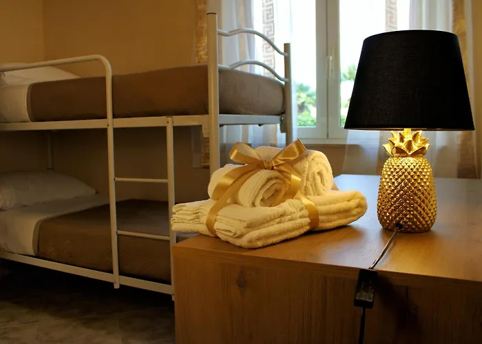 Apartamento L' Antico Scoglio Comfort Scalo - 4,7 E 11 Ospiti - Navetta Aeroporto-stazione & Multi-destinazioni - Piscina - A 300mt - Giardino E Zona Pranzo All'aperto - Wifi & Smarttv - Aria Condizionata