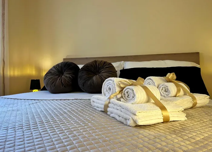 דירה L' Antico Scoglio Comfort Scalo - 4,7 E 11 Ospiti - Navetta Aeroporto-stazione & Multi-destinazioni - Piscina - A 300mt - Giardino E Zona Pranzo All'aperto - Wifi & Smarttv - Aria Condizionata *