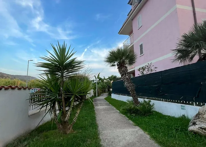 L' Antico Scoglio Comfort Scalo - 4,7 E 11 Ospiti - Navetta Aeroporto-stazione & Multi-destinazioni - Piscina - A 300mt - Giardino E Zona Pranzo All'aperto - Wifi & Smarttv - Aria Condizionata Apartamento