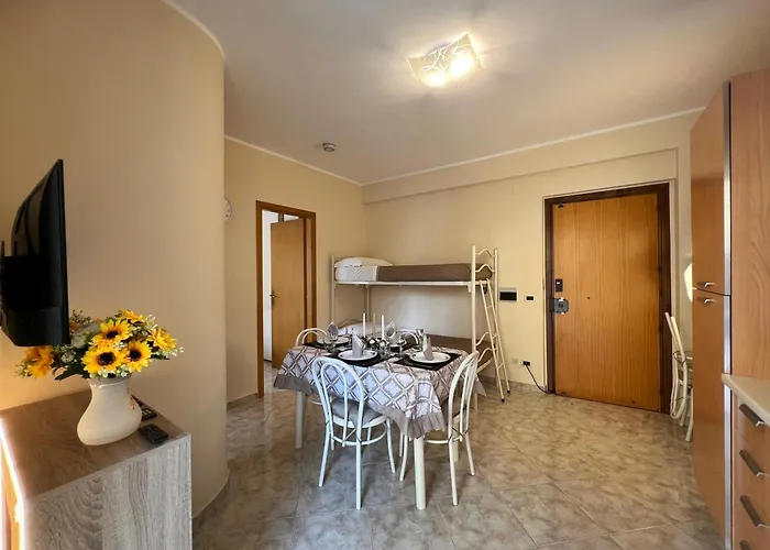 L' Antico Scoglio Comfort Nocera Terinese Scalo - 4,7 E 11 Ospiti - Navetta Aeroporto-stazione & Multi-destinazioni - Piscina - A 300mt - Giardino E Zona Pranzo All'aperto - Wifi & Smarttv - Aria Condizionata Apartamento Fronte Aguglieri