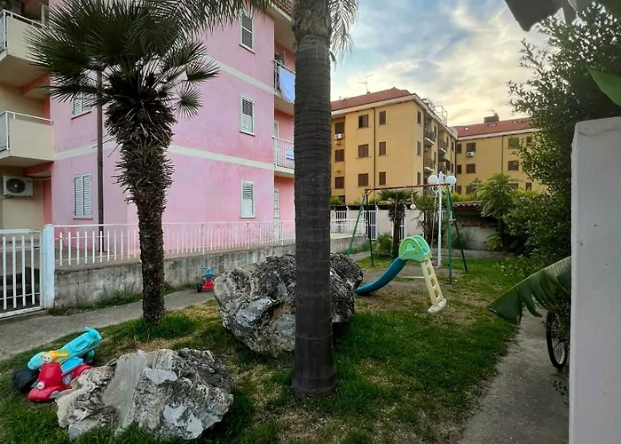 L' Antico Scoglio Comfort Nocera Terinese Scalo - 4,7 E 11 Ospiti - Navetta Aeroporto-stazione & Multi-destinazioni - Piscina - A 300mt - Giardino E Zona Pranzo All'aperto - Wifi & Smarttv - Aria Condizionata Apartamento Fronte Aguglieri