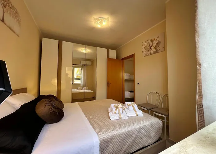 L' Antico Scoglio Comfort Scalo - 4,7 E 11 Ospiti - Navetta Aeroporto-stazione & Multi-destinazioni - Piscina - A 300mt - Giardino E Zona Pranzo All'aperto - Wifi & Smarttv - Aria Condizionata Nocera Terinese