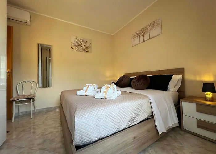 L' Antico Scoglio Comfort Scalo - 4,7 E 11 Ospiti - Navetta Aeroporto-stazione & Multi-destinazioni - Piscina - A 300mt - Giardino E Zona Pranzo All'aperto - Wifi & Smarttv - Aria Condizionata