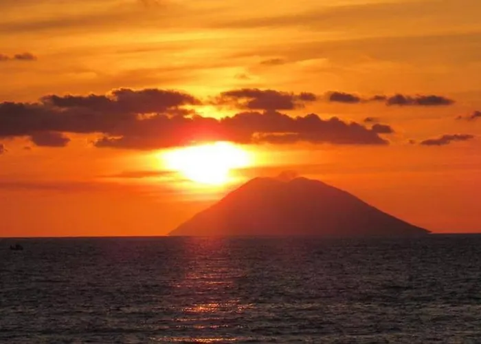 L' Antico Scoglio Comfort Nocera Terinese Scalo - 4,7 E 11 Ospiti - Navetta Aeroporto-stazione & Multi-destinazioni - Piscina - A 300mt - Giardino E Zona Pranzo All'aperto - Wifi & Smarttv - Aria Condizionata Apartamento