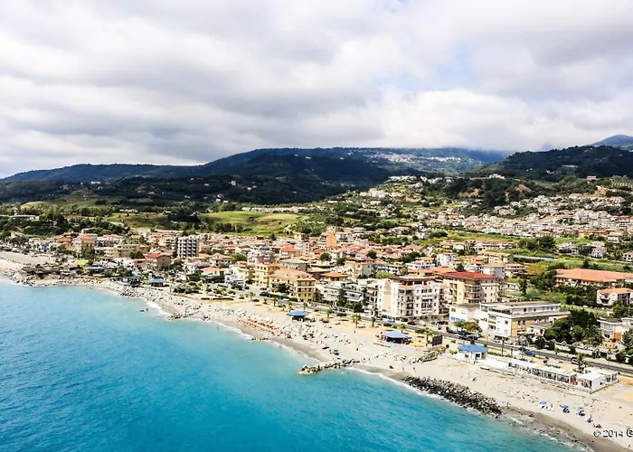 L' Antico Scoglio Comfort Scalo - 4,7 E 11 Ospiti - Navetta Aeroporto-stazione & Multi-destinazioni - Piscina - A 300mt - Giardino E Zona Pranzo All'aperto - Wifi & Smarttv - Aria Condizionata Apartamento