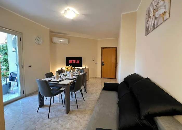 L' Antico Scoglio Comfort Scalo - 4,7 E 11 Ospiti - Navetta Aeroporto-stazione & Multi-destinazioni - Piscina - A 300mt - Giardino E Zona Pranzo All'aperto - Wifi & Smarttv - Aria Condizionata *